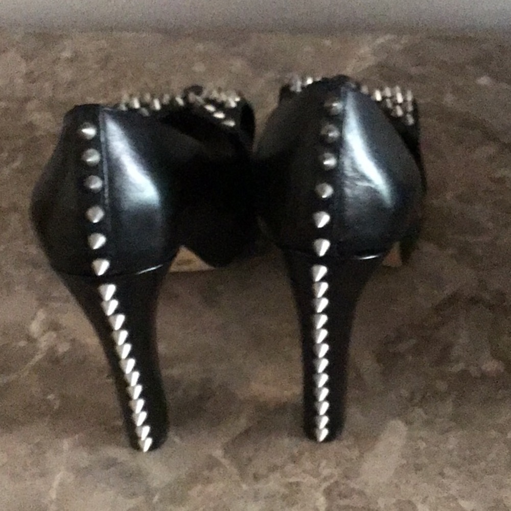 Heels - Picture 5 of 5